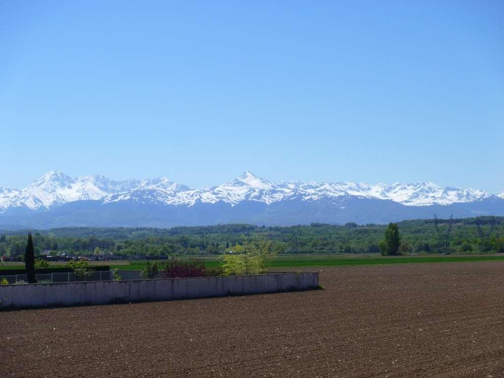 Готель Kyriad Tarbes Odos Екстер'єр фото